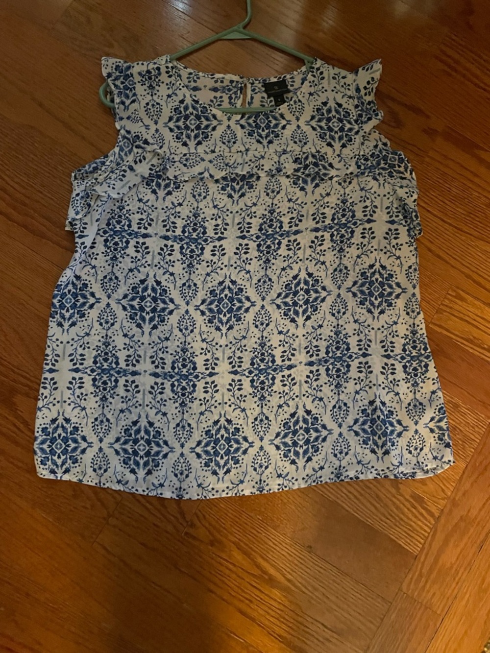 Women’s size large Worthington Blue & White Printed Ruffle-Trim Top